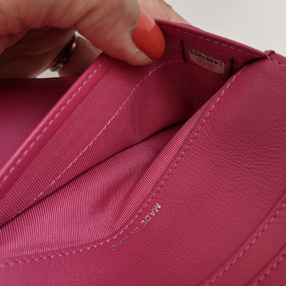 Chanel (Authentic) Patent Tri-fold Quilted Wallet - Picture 6 of 15